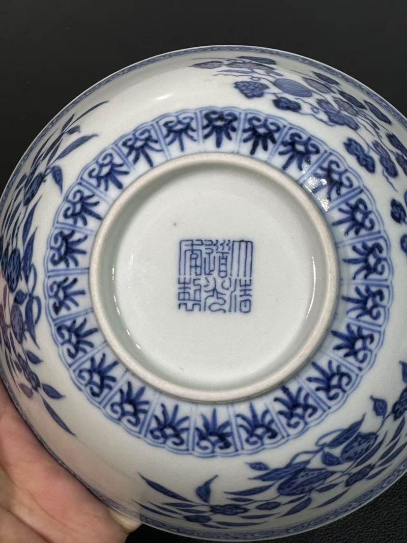 清道光 青花三多纹碗 - 图8
