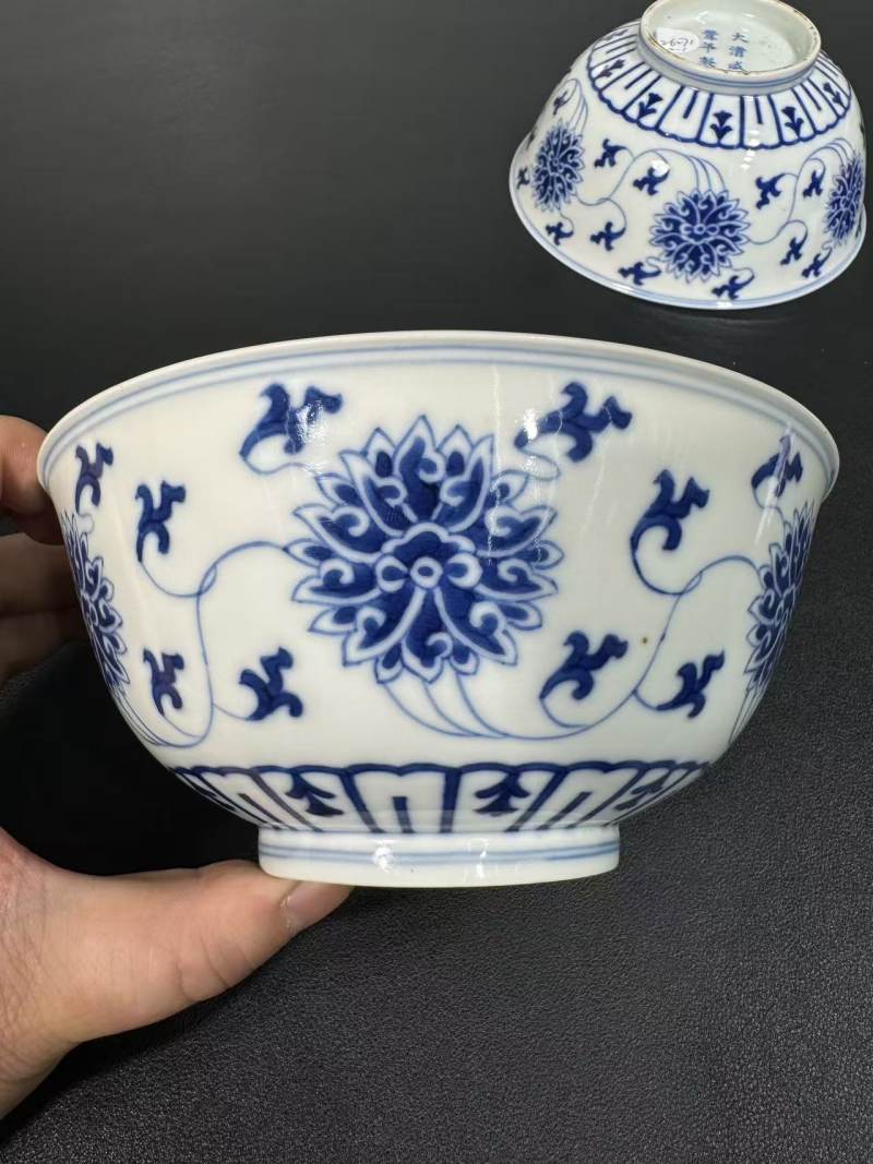 清咸丰 青花缠枝莲纹碗一对 - 图2