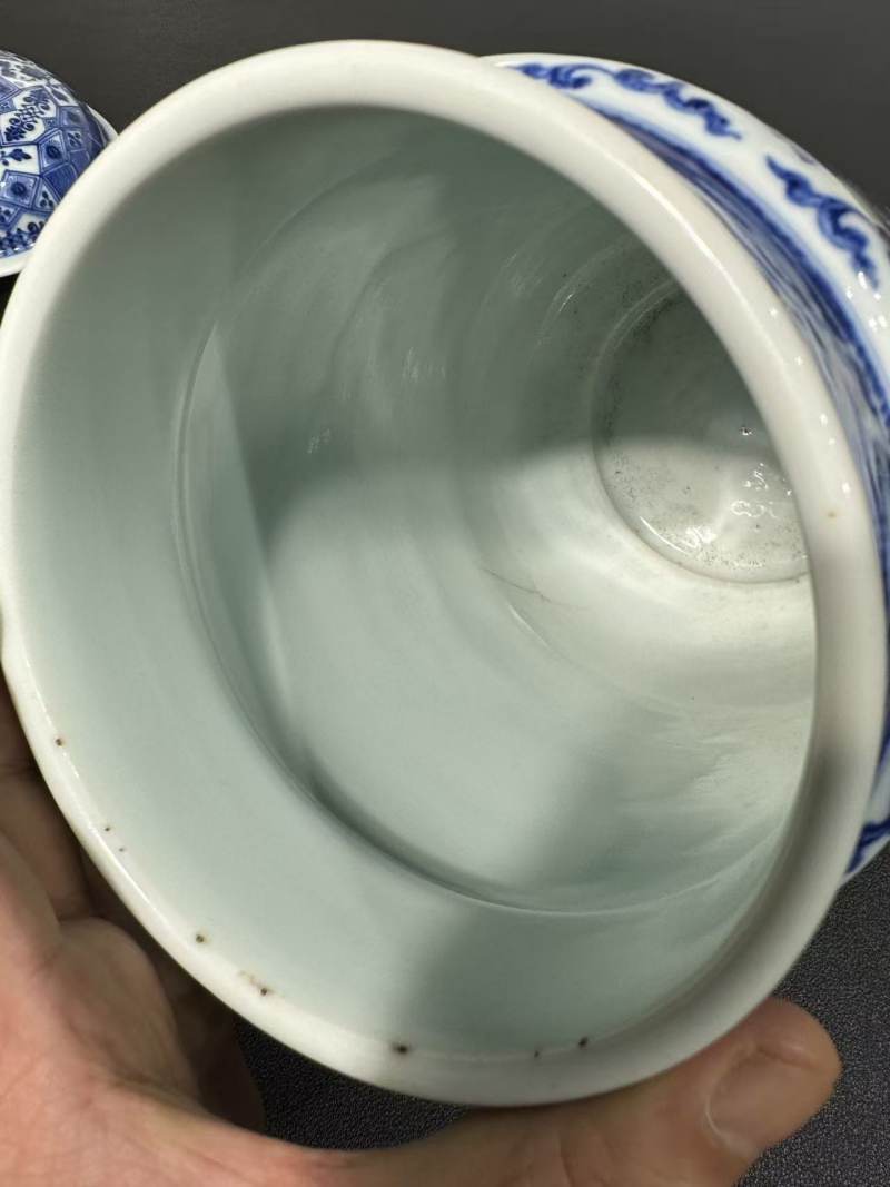 清乾隆 青花几何花卉纹壮罐 - 图9