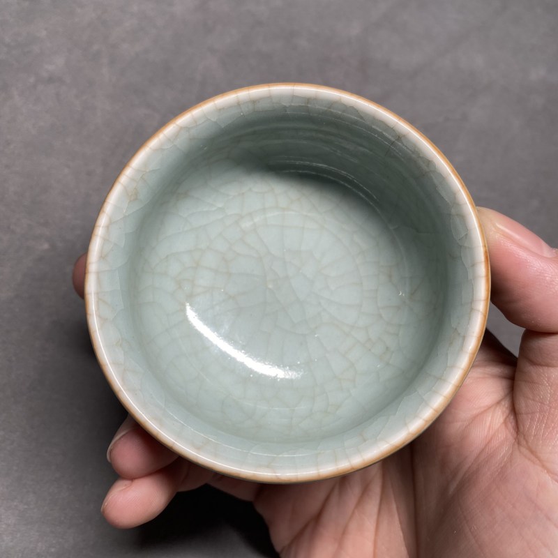 清雍正 绿哥釉卧足杯一对 - 图4