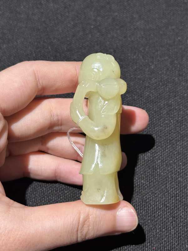 清乾隆 黄玉持桃童子 - 图7