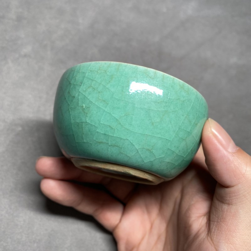清雍正 绿哥釉卧足杯一对 - 图5