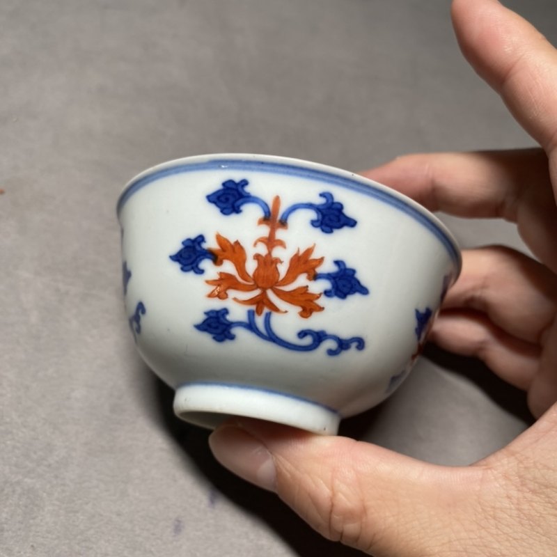 清嘉庆 青花矾红宝相花纹小杯 - 图8