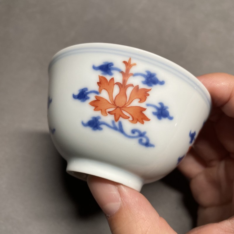 清乾隆 青花矾红宝相花纹杯 - 图7