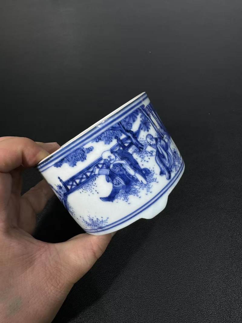 明崇祯 青花达摩诵经图琴炉 - 图9