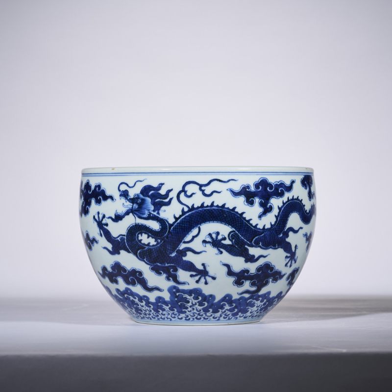 清乾隆 青花云龙纹卷缸 - 图5