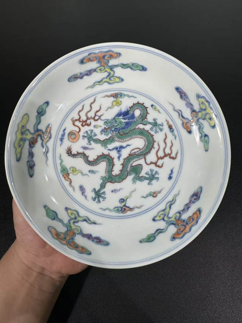 清雍正 斗彩龙纹盘 - 图2