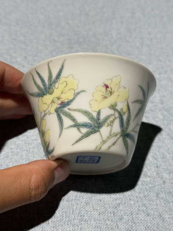 民国 粉彩加珐琅彩十二花神诗文马蹄杯十二只 - 图43
