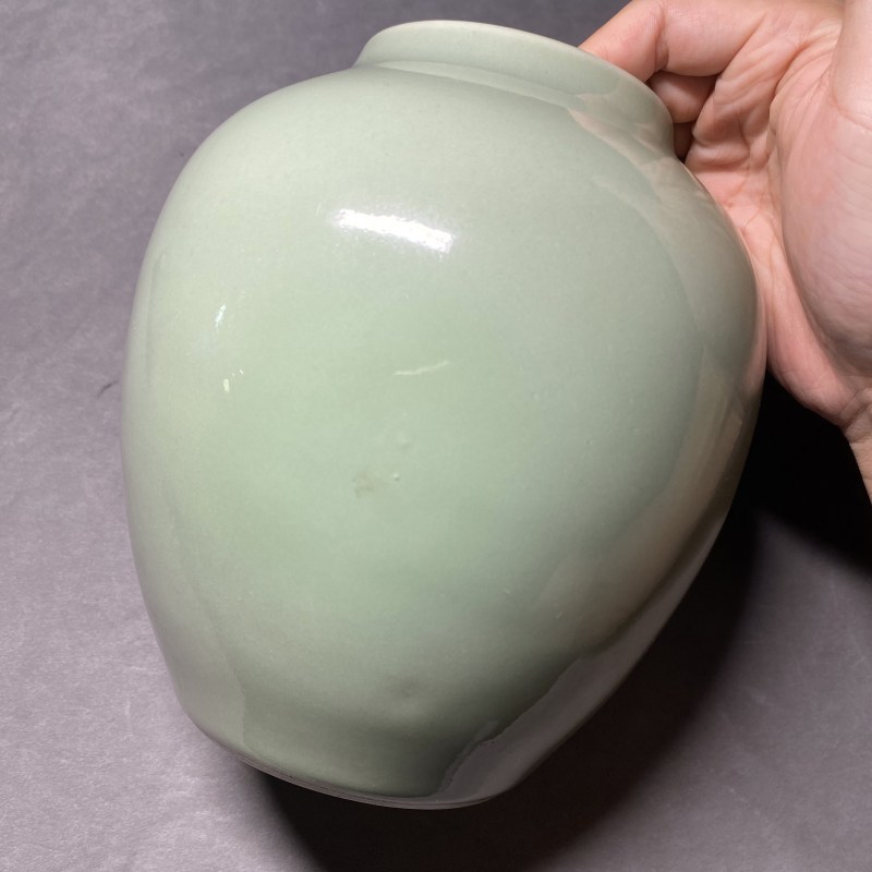 清道光 豆青釉月牙罐 - 图5