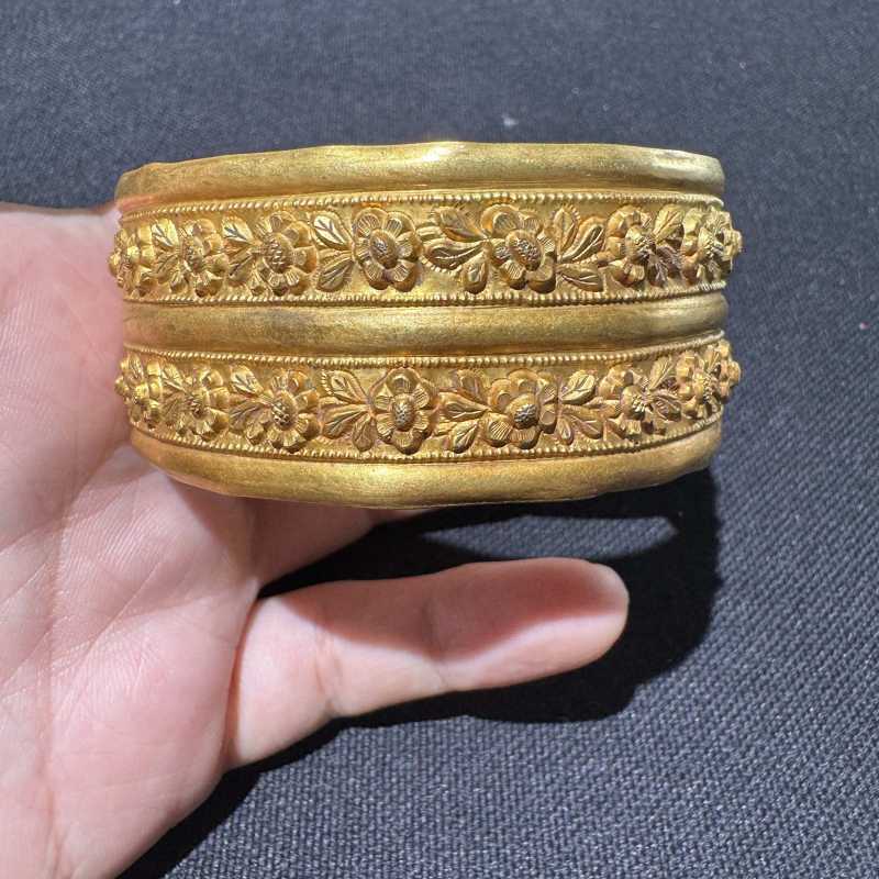 明 錾花金臂钏 - 图3