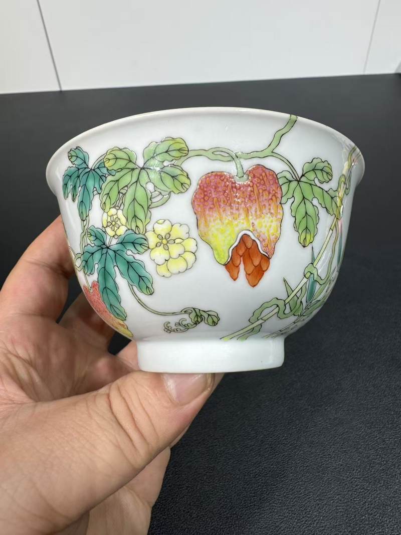清嘉庆 粉彩过枝瓜瓞绵绵纹碗 - 图2