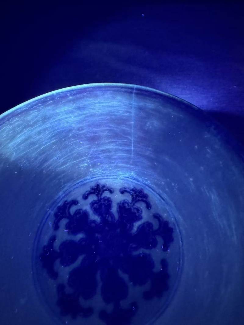 清乾隆 青花缠枝莲托梵纹酥油灯 - 图8