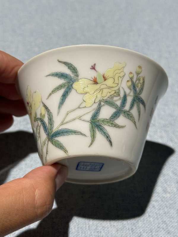 民国 粉彩加珐琅彩十二花神诗文马蹄杯十二只 - 图45