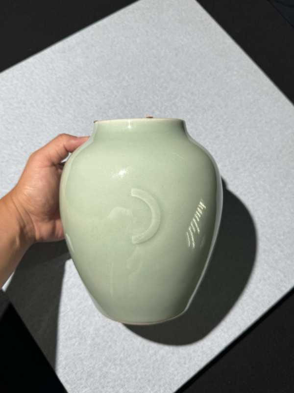 清乾隆 豆青釉月牙罐 - 图3
