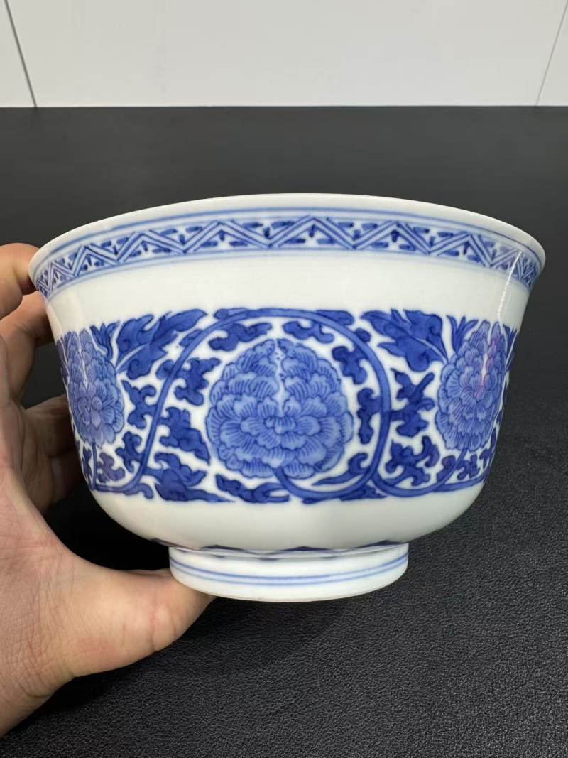 清道光 青花缠枝牡丹纹碗 - 图3