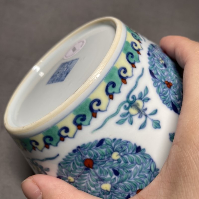 清乾隆 斗彩团花纹马蹄碗 - 图10