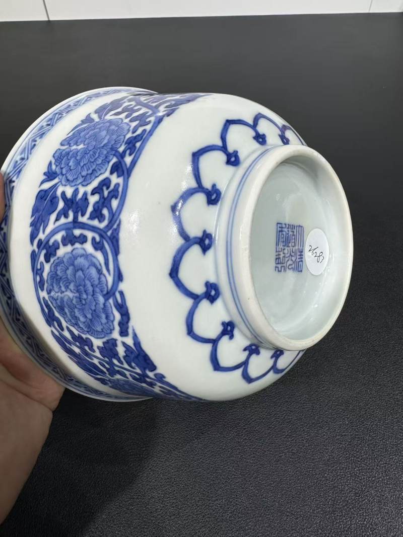 清道光 青花缠枝牡丹纹碗 - 图4