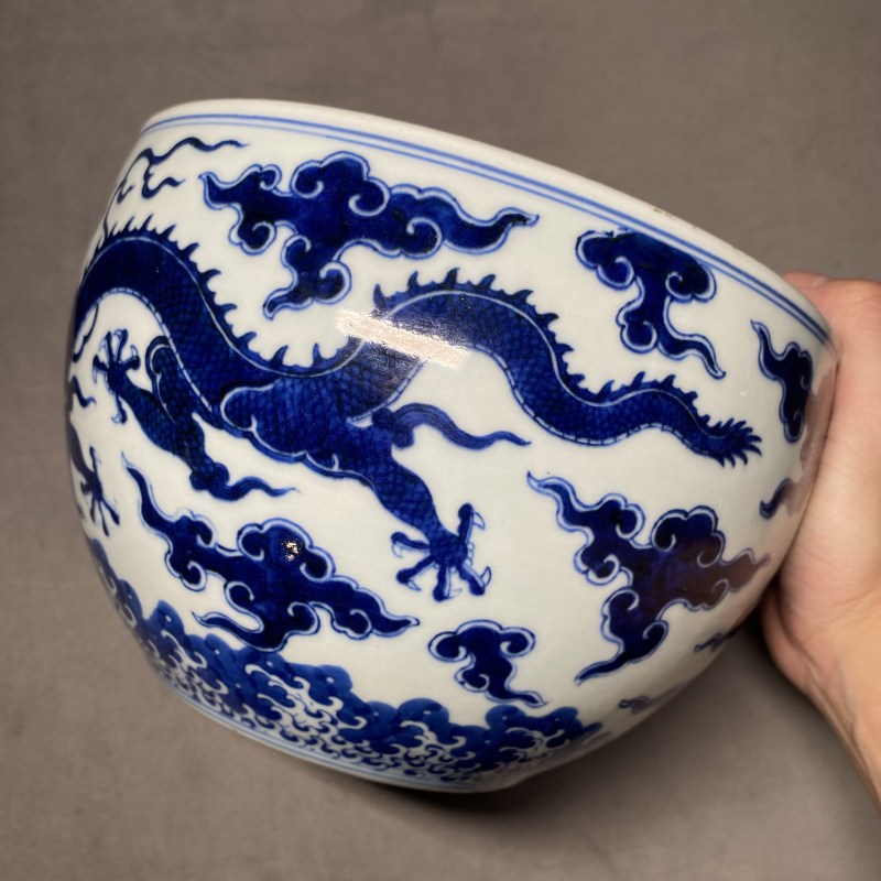 清乾隆 青花云龙纹卷缸 - 图9