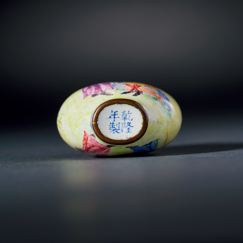 清 铜胎画珐琅西洋人物烟壶 - 图3
