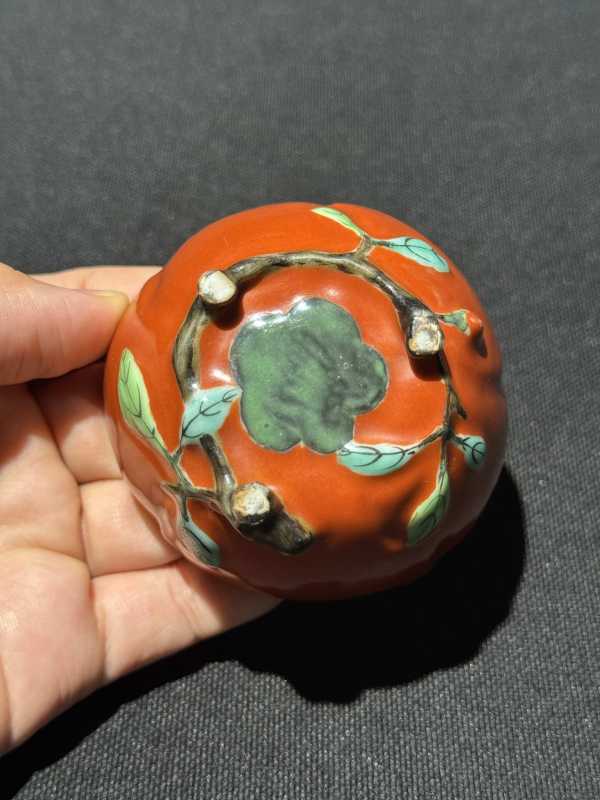 清乾隆 粉彩堆塑仿生山茶、菊花、荷花杯一组三件 - 图13