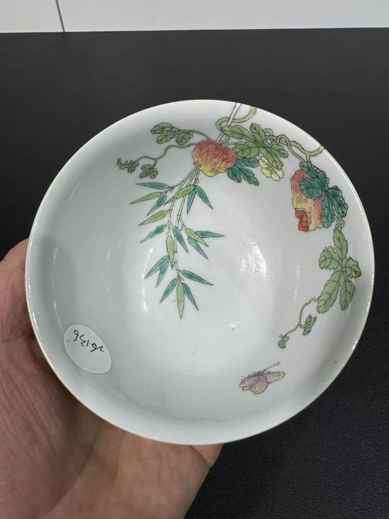清嘉庆 粉彩过枝瓜瓞绵绵纹碗 - 图5