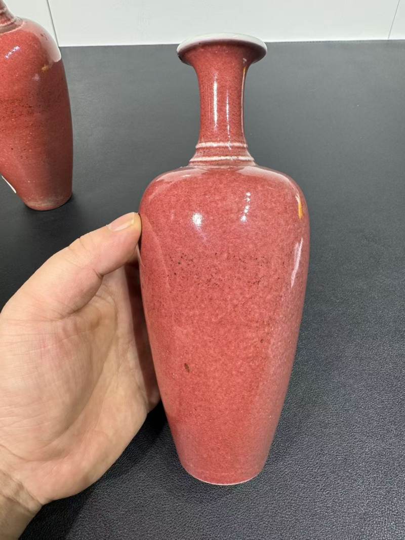 清 豇豆红莱菔瓶一对 - 图2