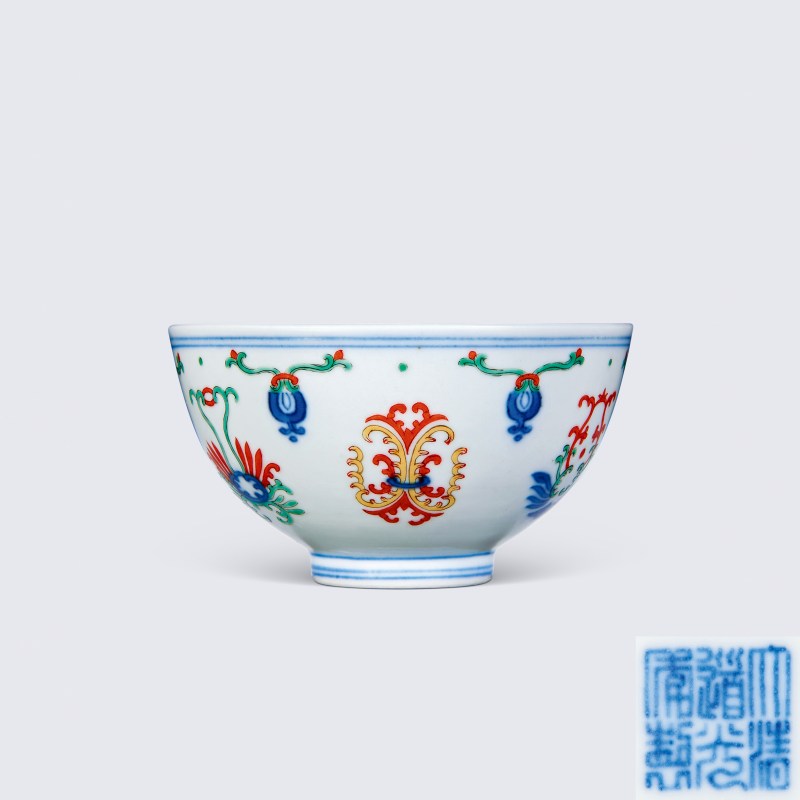 清道光 青花加彩忍冬纹茶圆