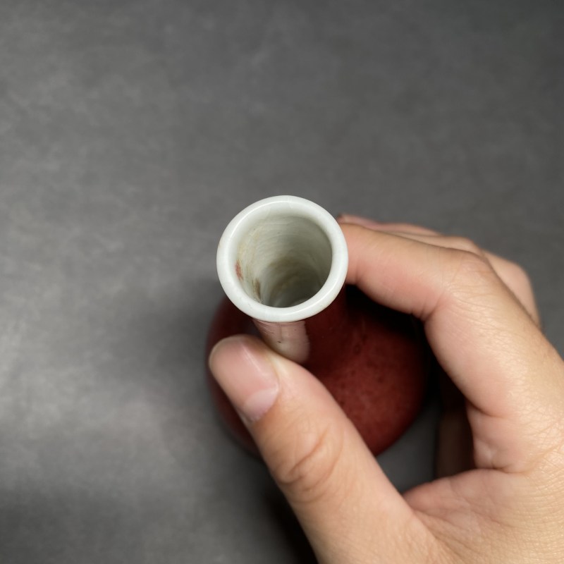 清康熙 郎窑红釉小长颈瓶 - 图6