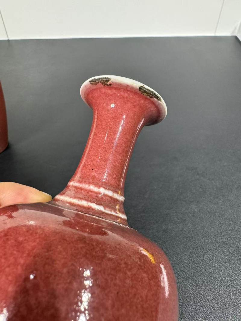 清 豇豆红莱菔瓶一对 - 图3