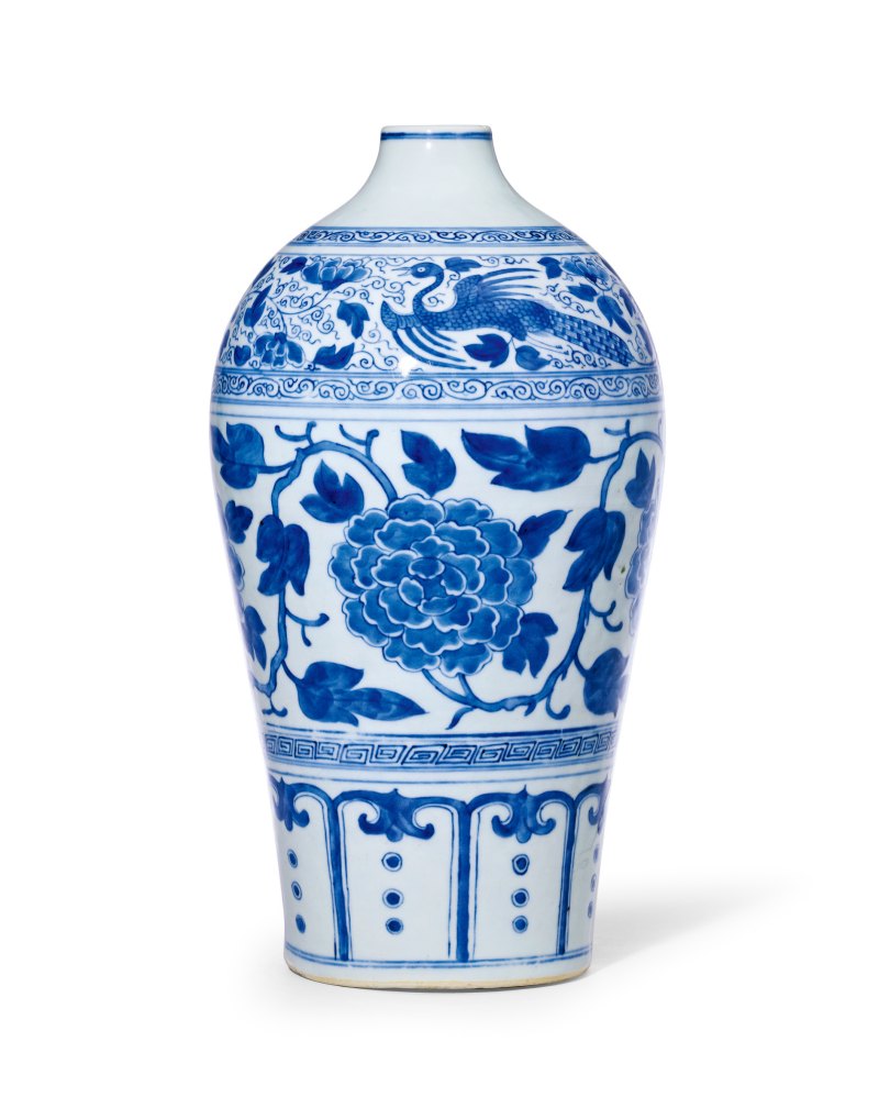 清雍正 青花缠枝牡丹纹梅瓶 - 图1