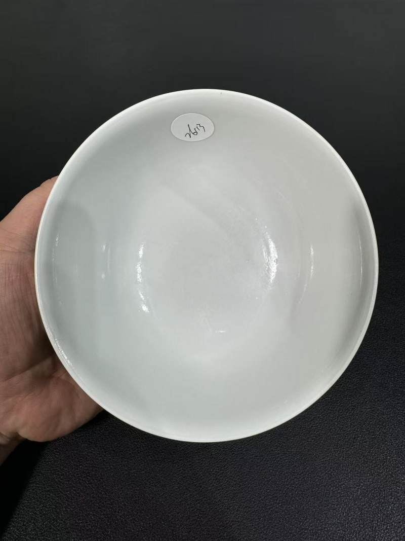 清乾隆 松石绿地洋彩缠枝宝相花纹碗 - 图6