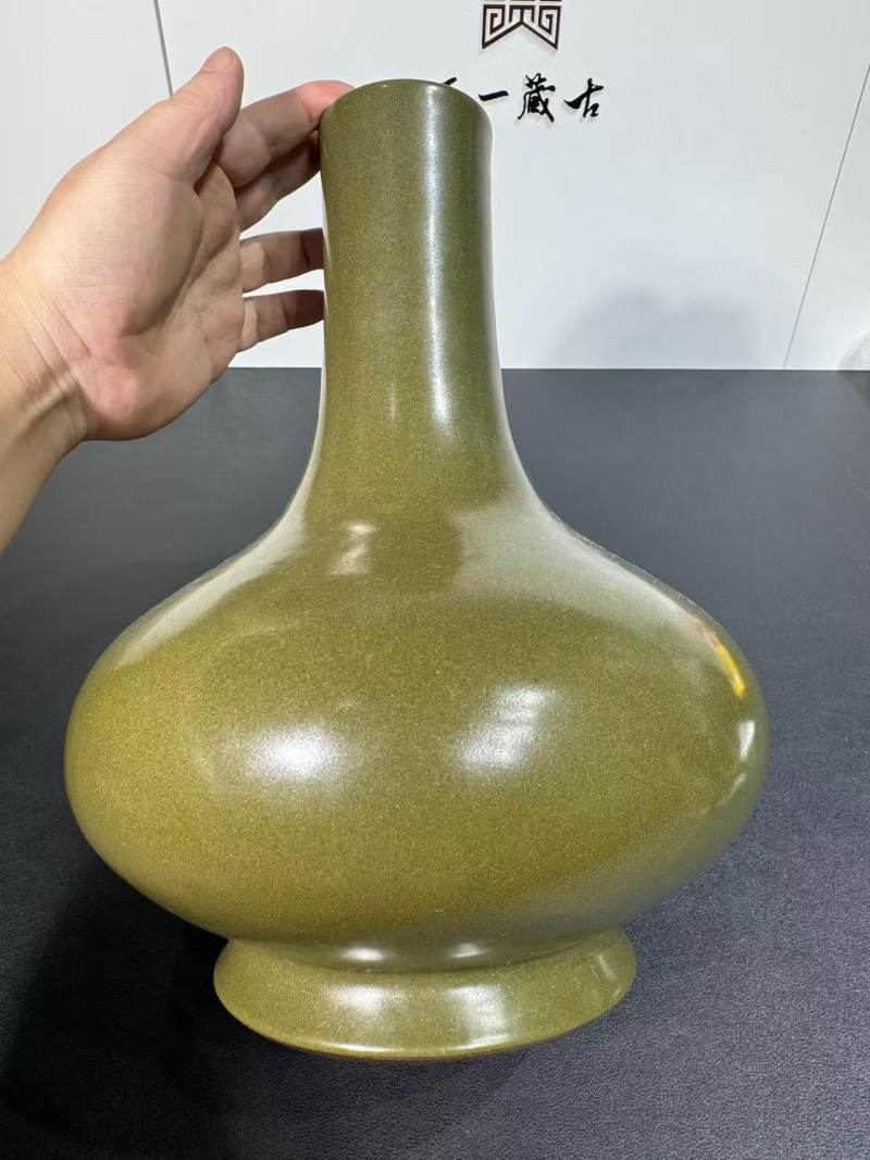 清乾隆 茶叶末釉荸荠瓶 - 图4