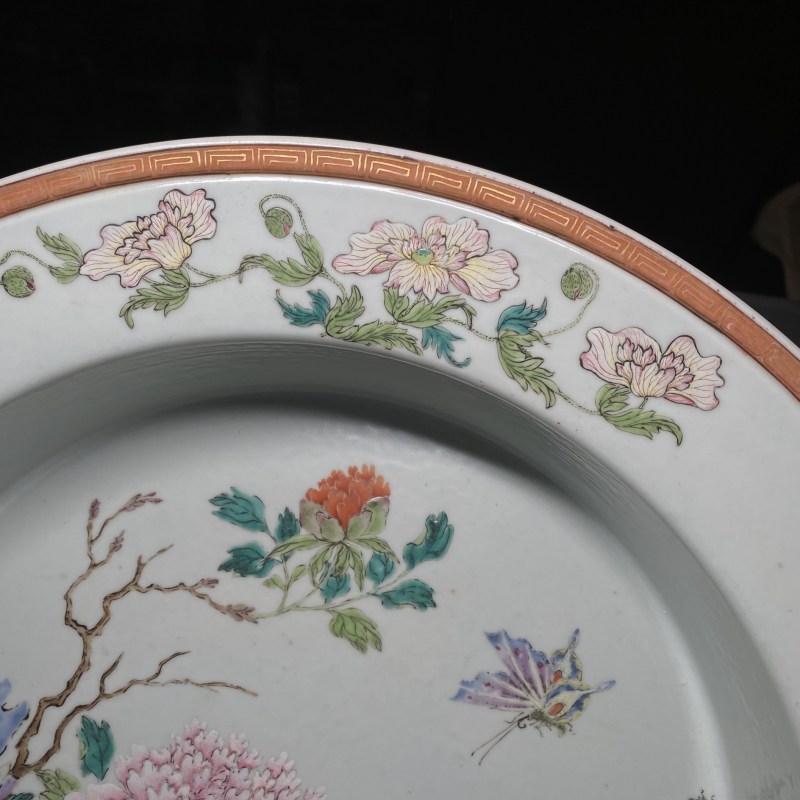 清乾隆 粉彩花蝶纹折沿洗 - 图13