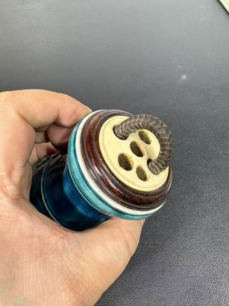 清康熙 孔雀蓝釉鸡心式蝈蝈葫芦 - 图7
