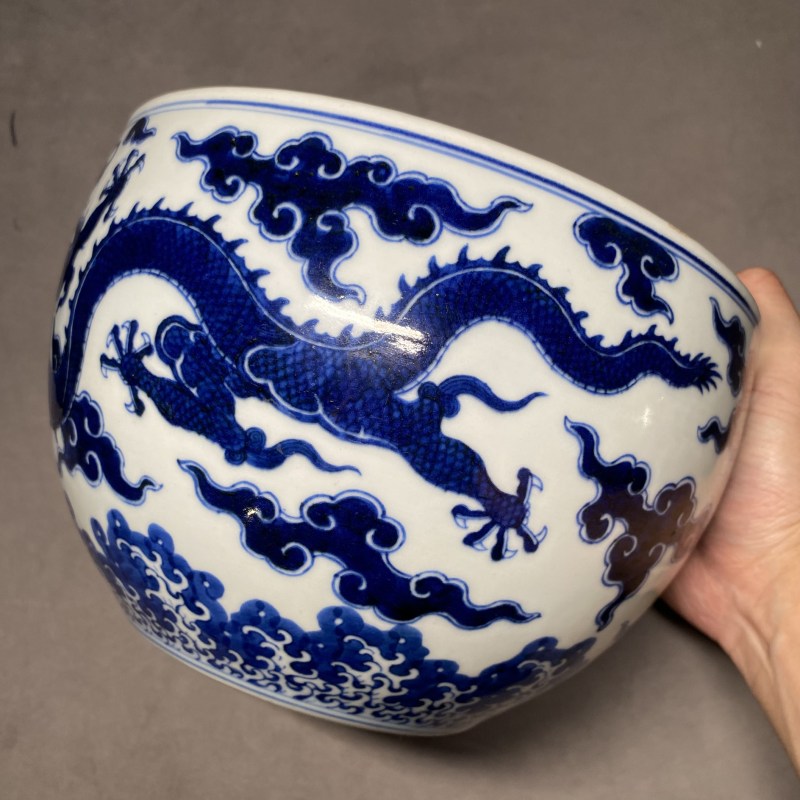 清乾隆 青花云龙纹卷缸 - 图11
