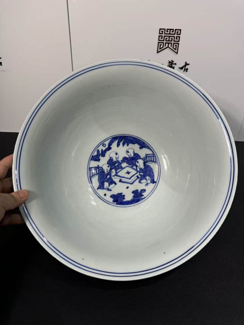 明嘉靖 青花婴戏纹大碗 - 图6