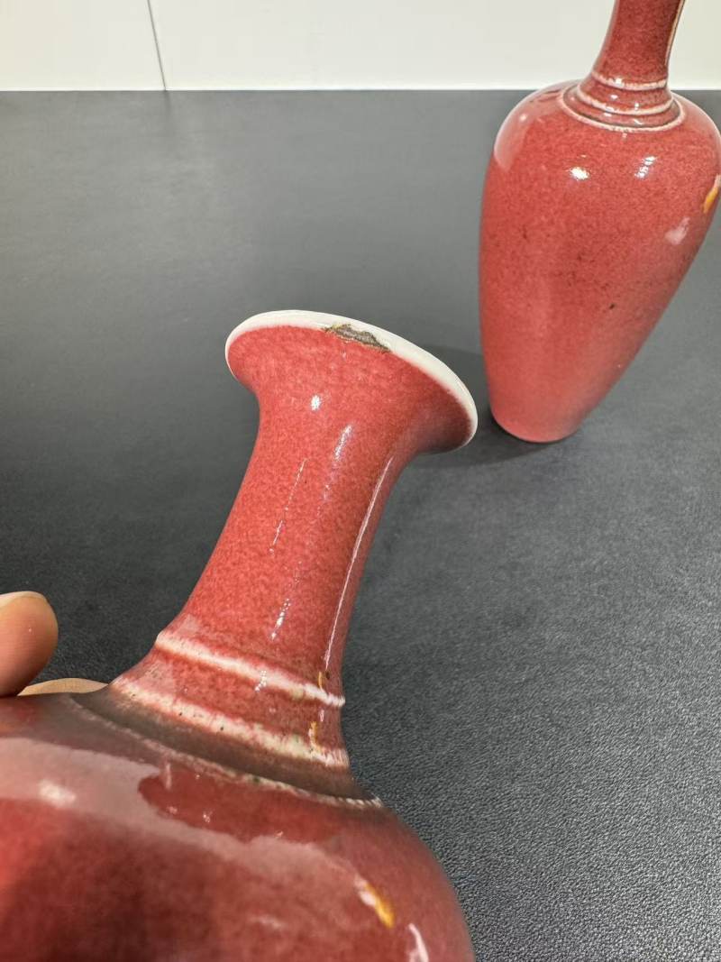 清 豇豆红莱菔瓶一对 - 图5