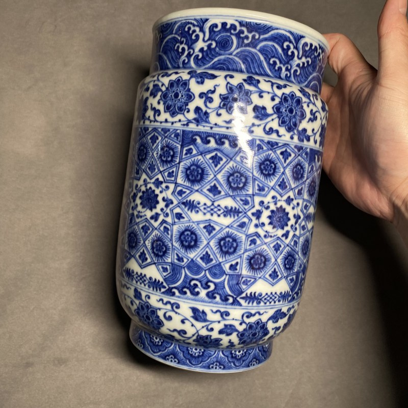 清乾隆 青花几何花卉纹壮罐 - 图5