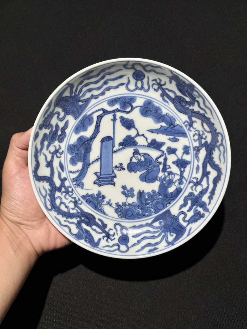 明万历 青花季子挂剑图盘 - 图7