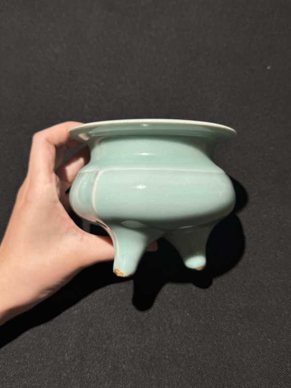 明 梅子青釉鬲式炉 - 图6