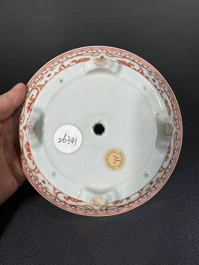清乾隆 巴洛克风格矾红彩缠枝莲纹花盆 - 图7