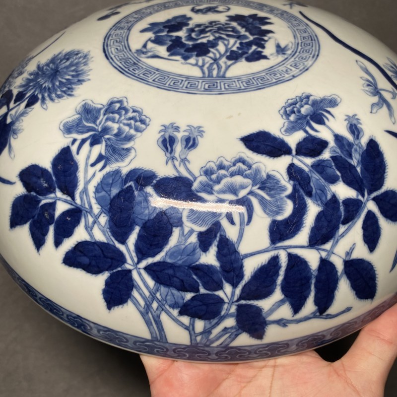 清光绪 青花四季花卉纹大捧盒 - 图13