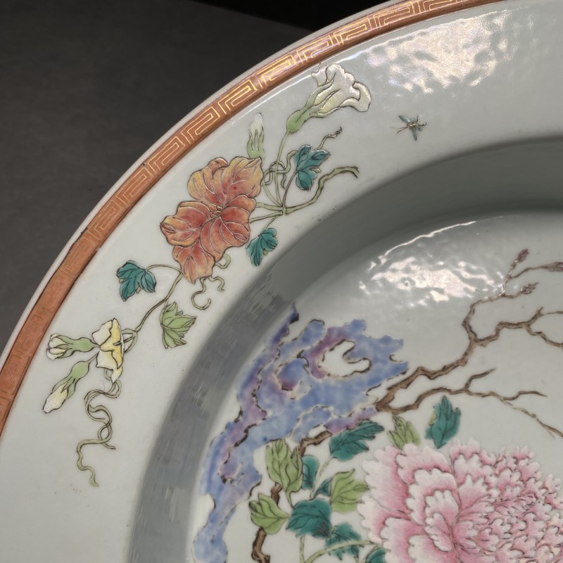 清乾隆 粉彩花蝶纹折沿洗 - 图15