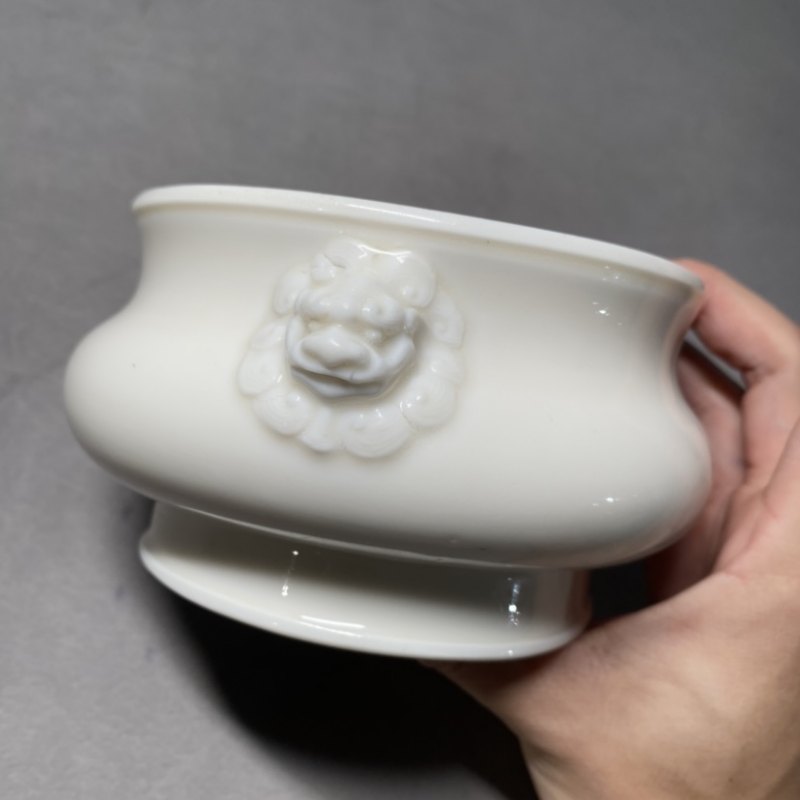 明晚期 德化白釉狮耳炉 - 图9