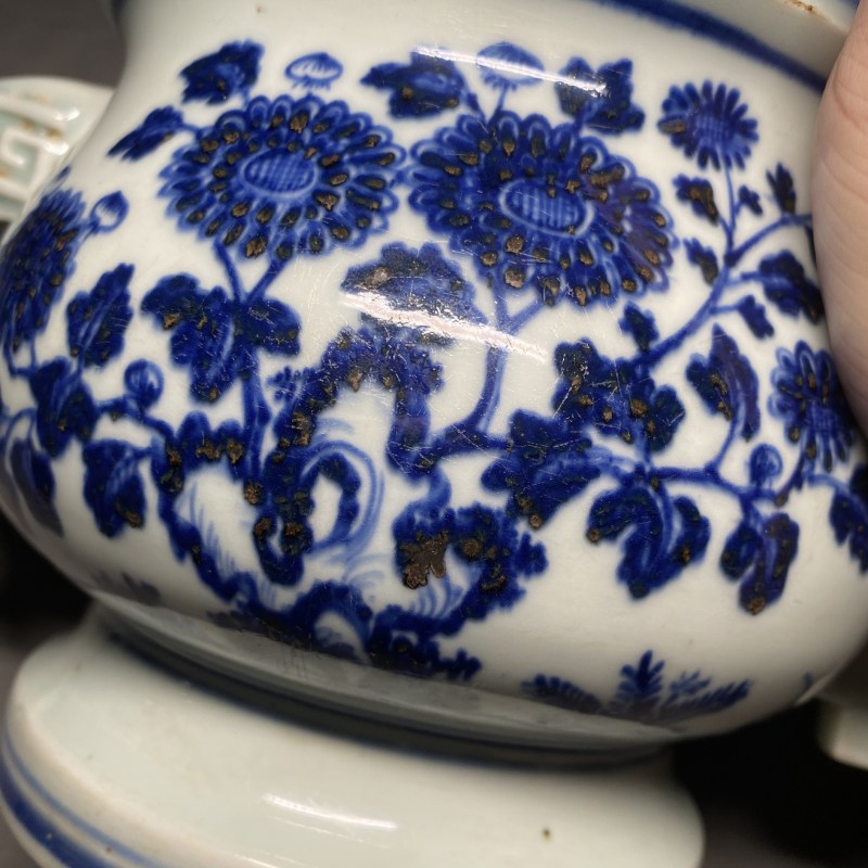 明正统 青花花卉纹双耳簋式炉 - 图9