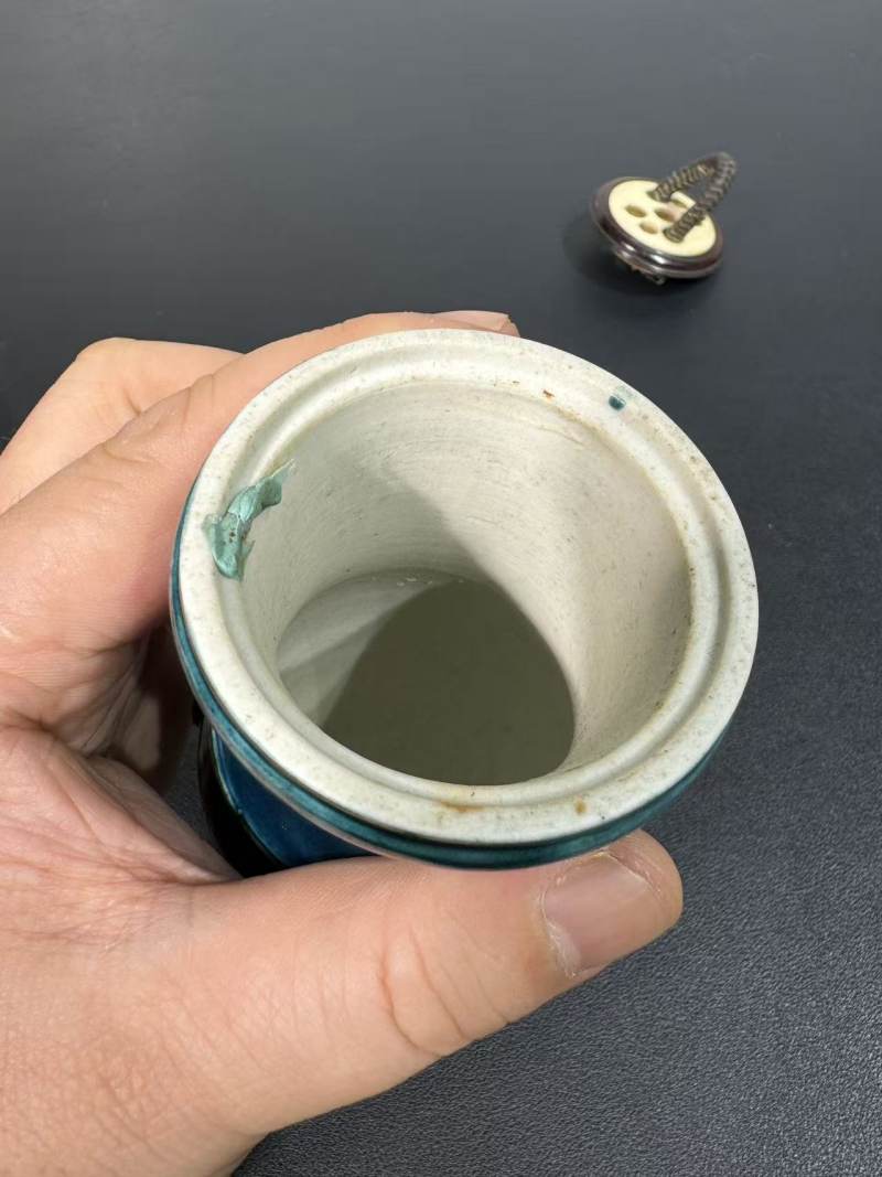 清康熙 孔雀蓝釉鸡心式蝈蝈葫芦 - 图10