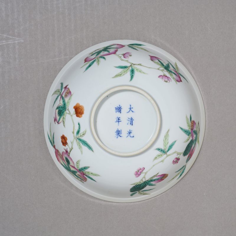 清光绪 内青花外粉彩三多纹碗 - 图6