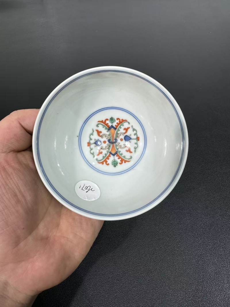 清道光 青花加彩忍冬纹茶圆 - 图6