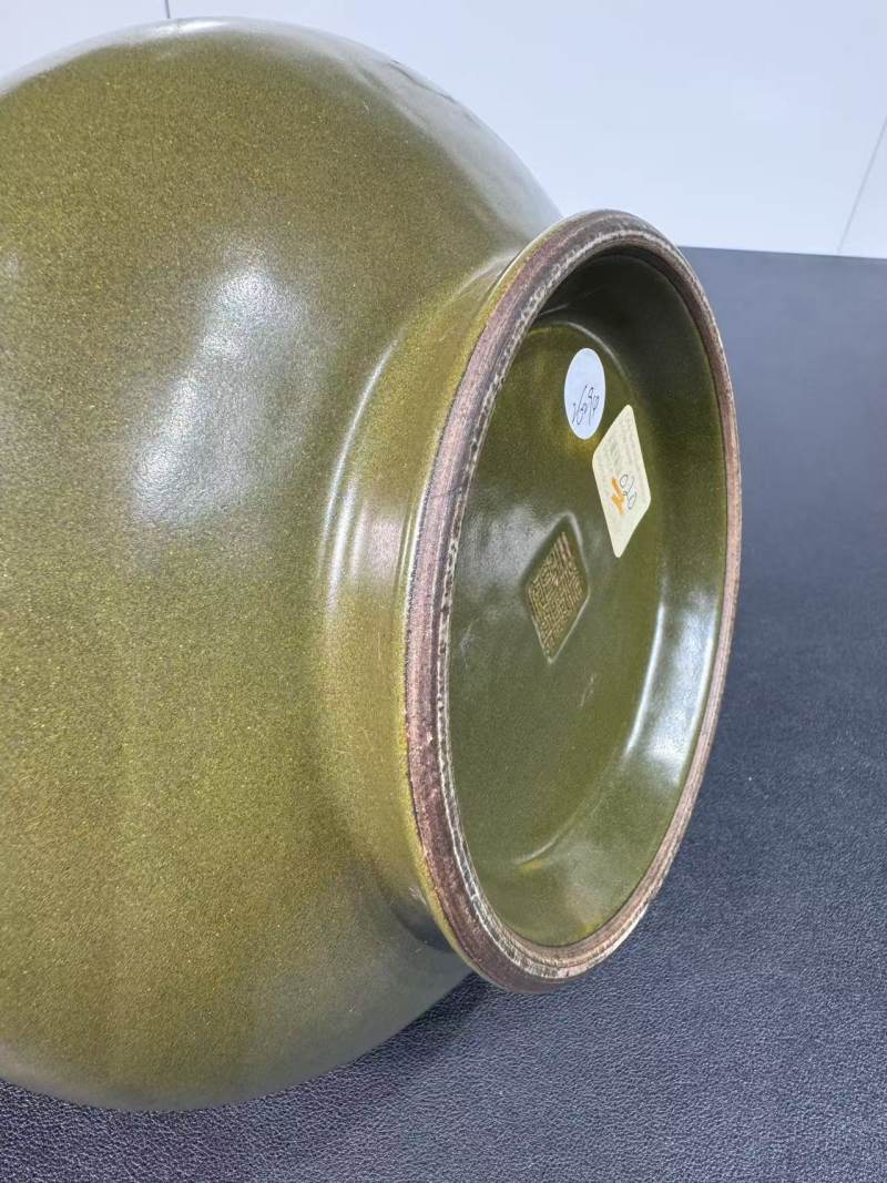 清乾隆 茶叶末釉荸荠瓶 - 图8