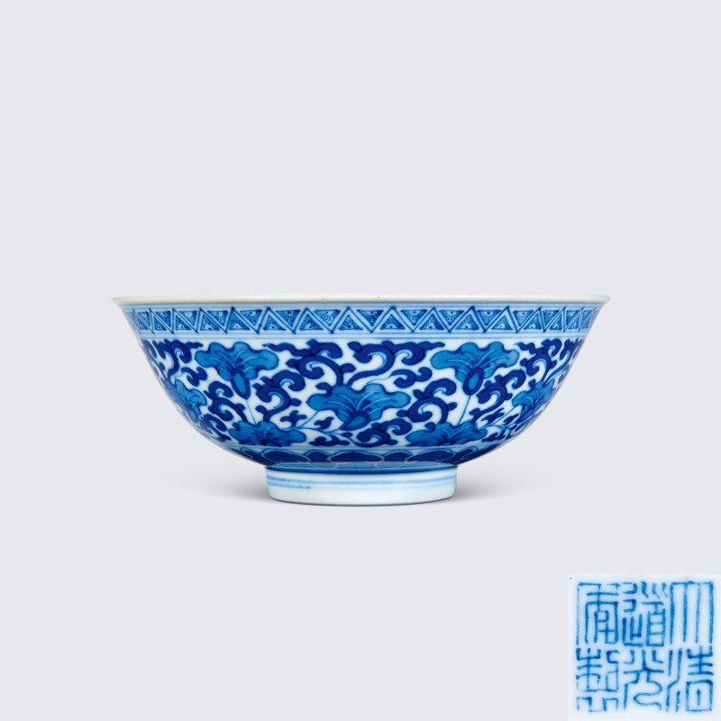清道光 青花苜蓿纹碗
